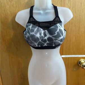 Victoria’s Sport Women's Black and Gray Sports Bra
